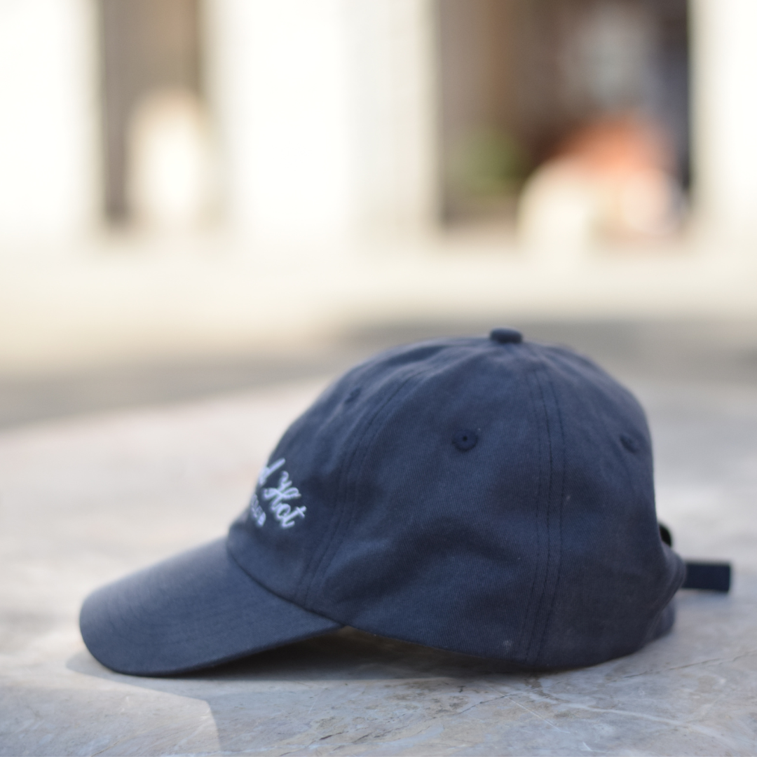 THE HOT GIRL CAP NAVY