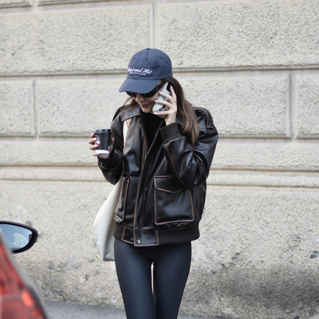 THE HOT GIRL CAP NAVY